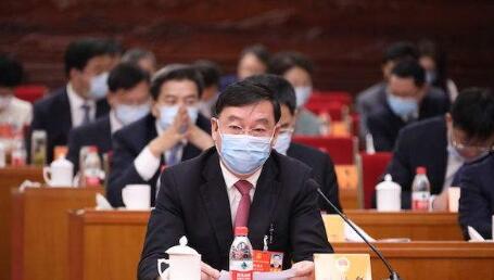 全国人大代表孙桂泉在江苏团全体会议上发声